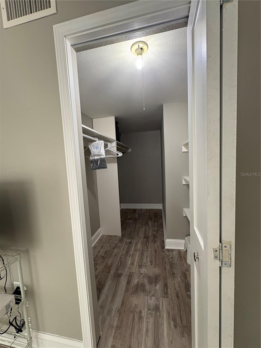 Walk in closet