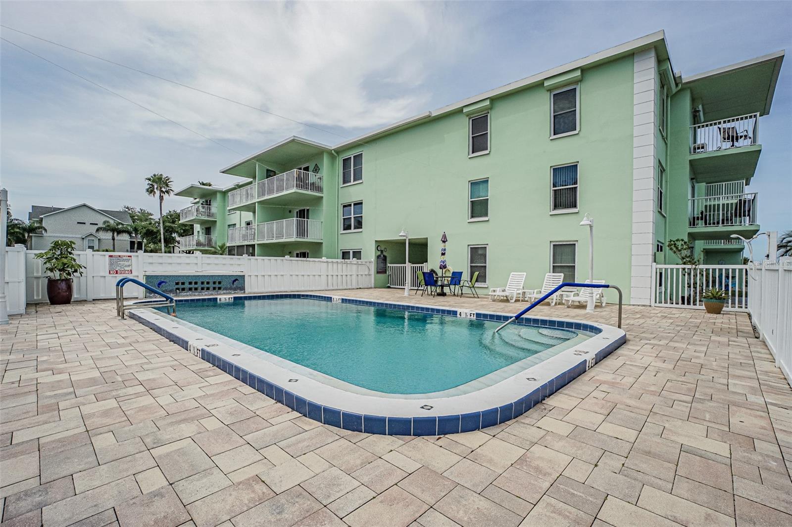 Pool/Heated in winter months