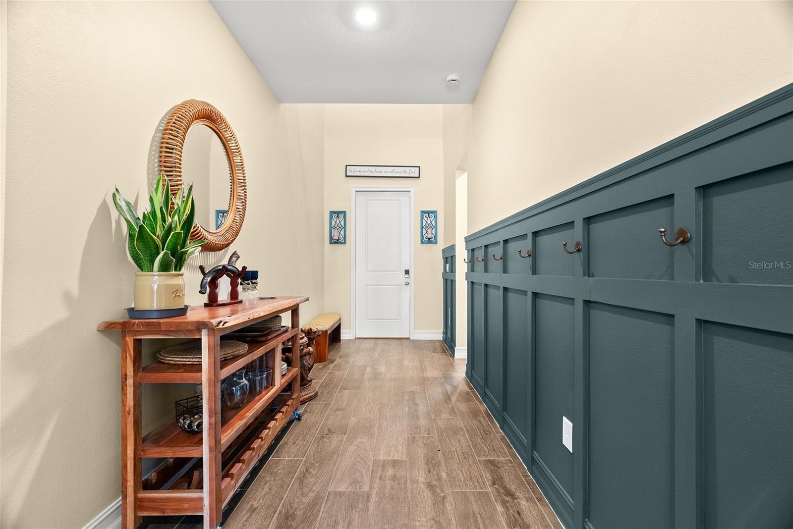 Custom Woodworking Accent in Front Hallway