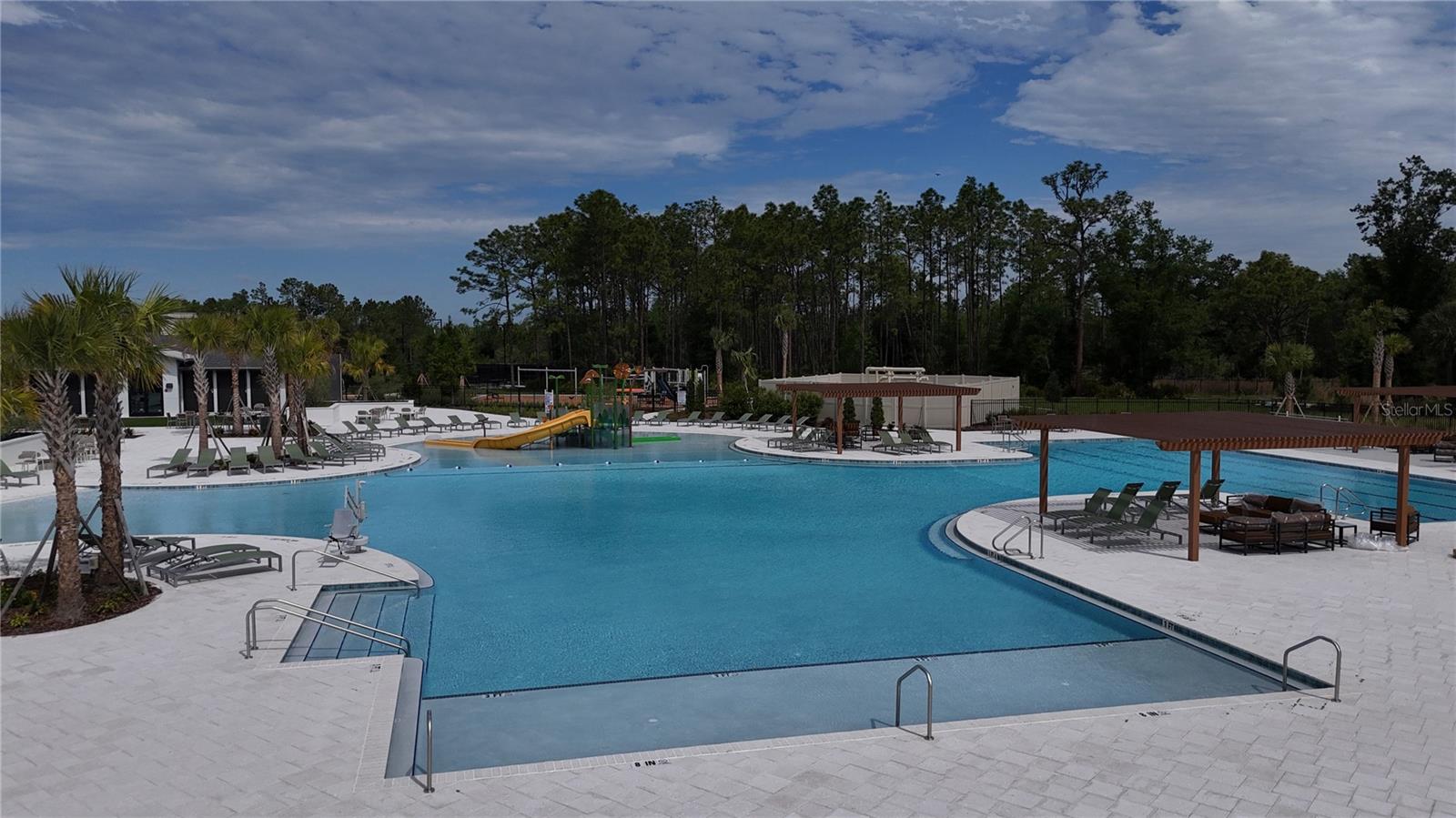 Zero Entry pool with Splash Pad