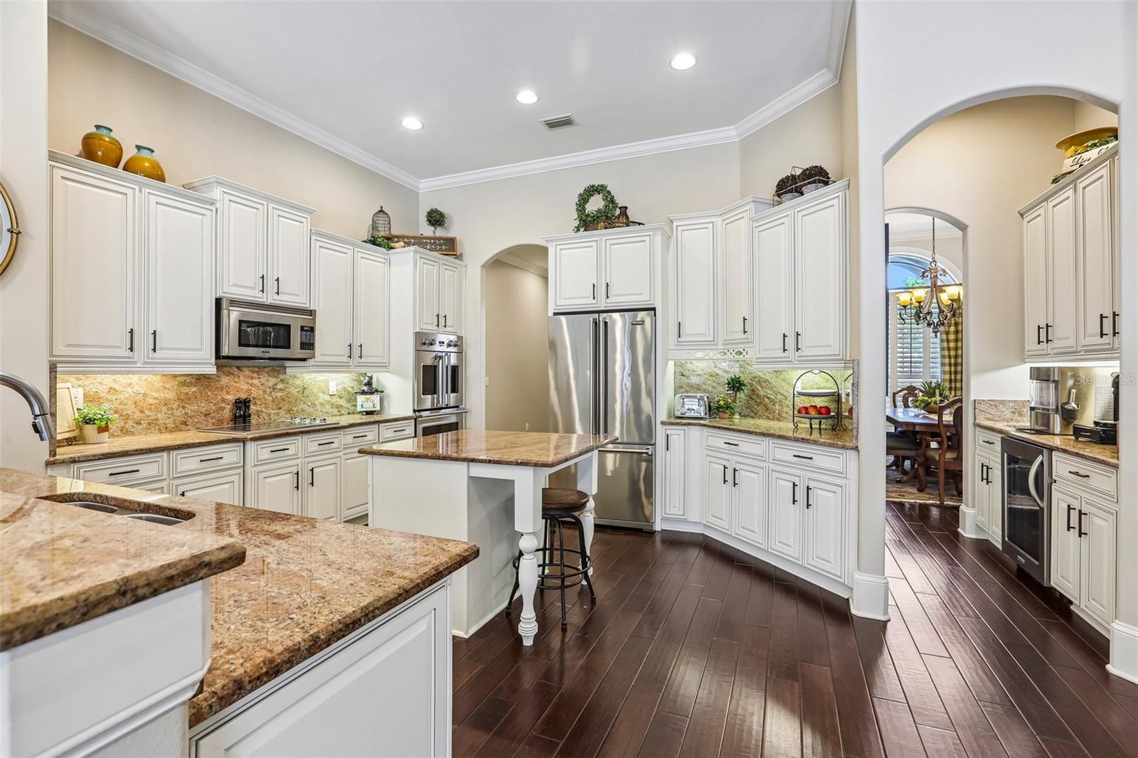 Kitchen / Butlers Wet Bar and Pantry