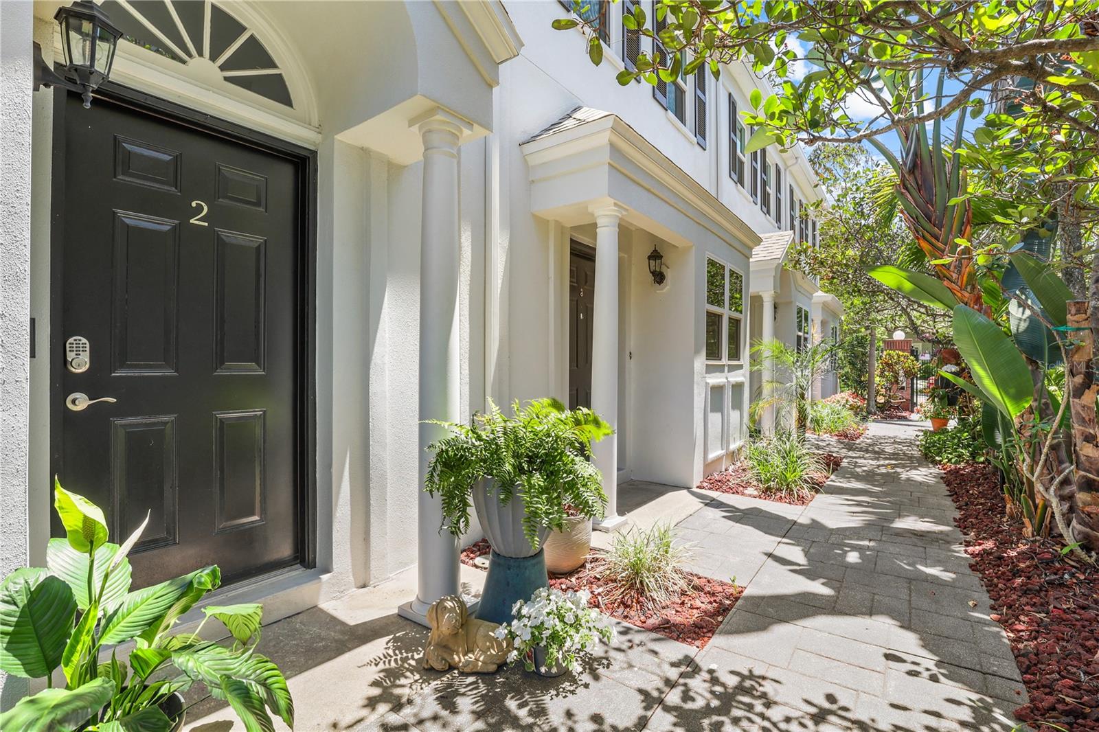 2-H Front Entryway