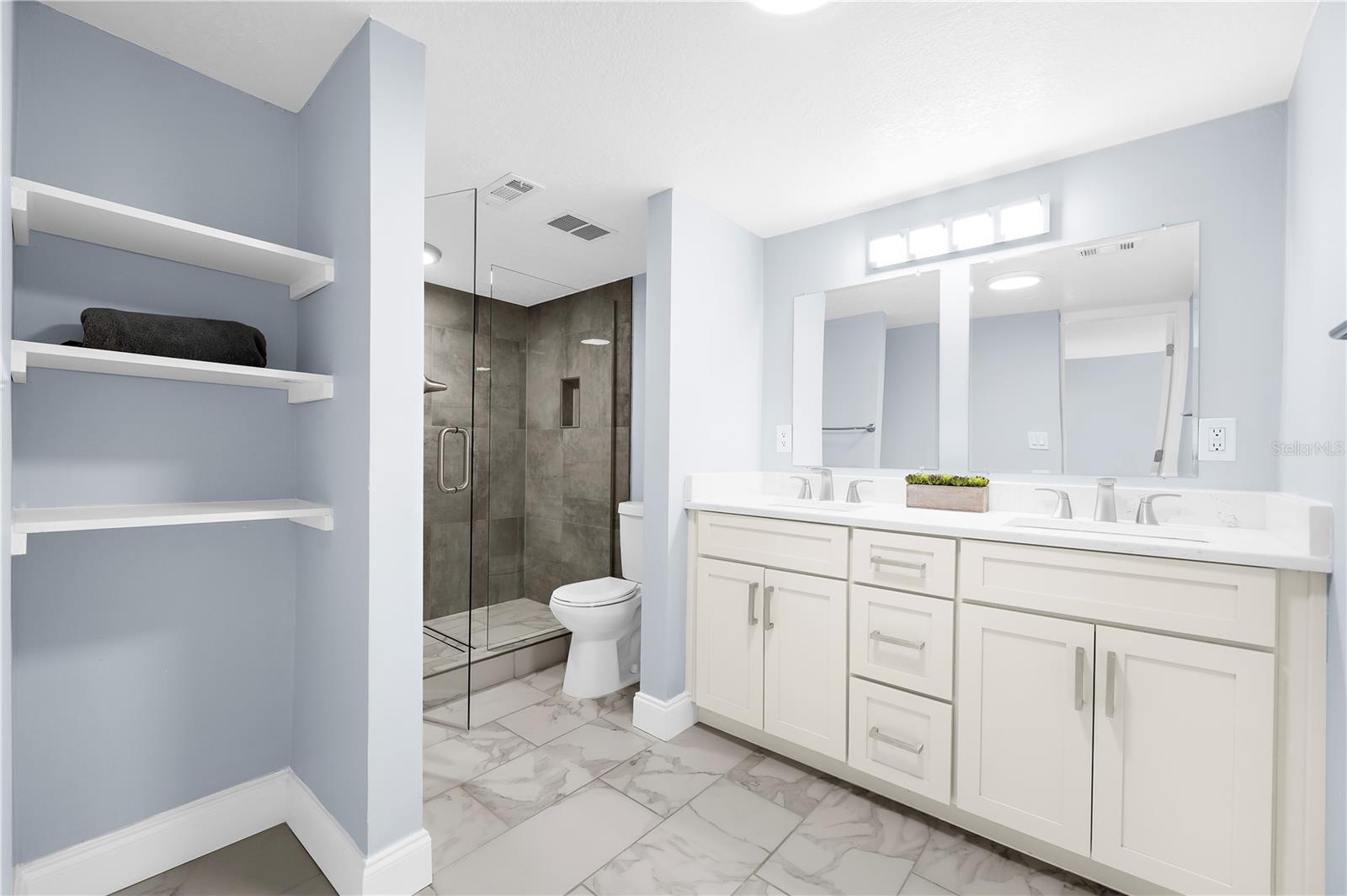 Upstairs Primary Master Bath