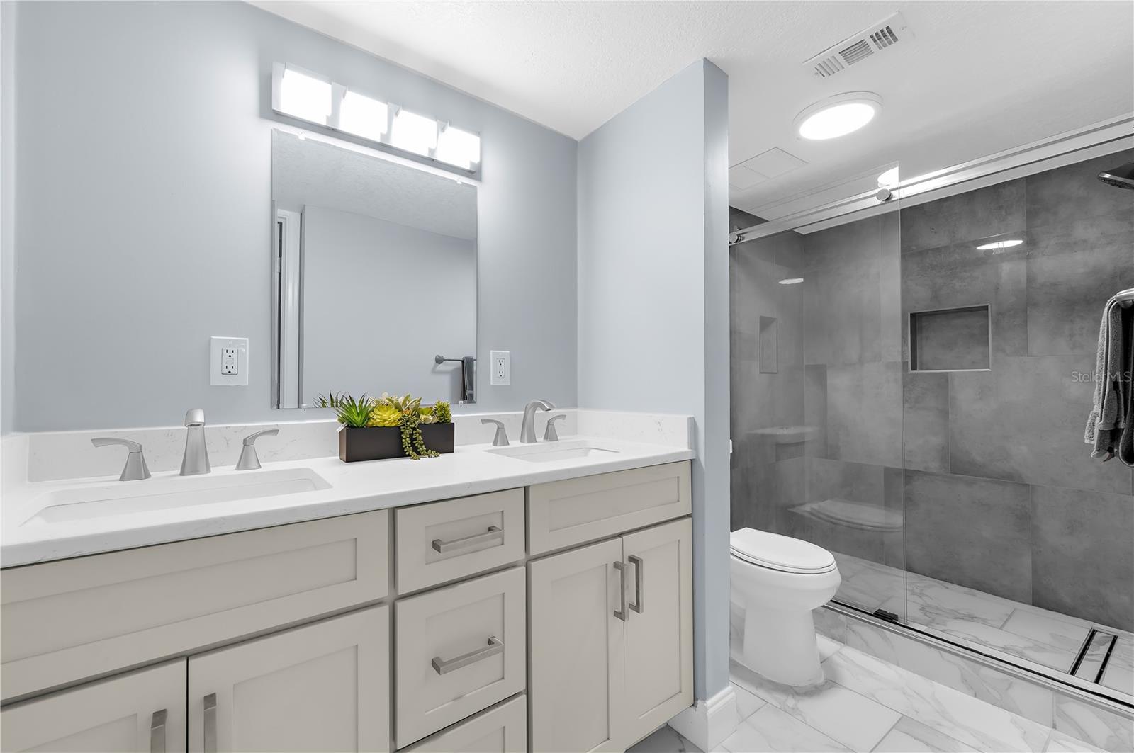 Upstairs Guest Bath