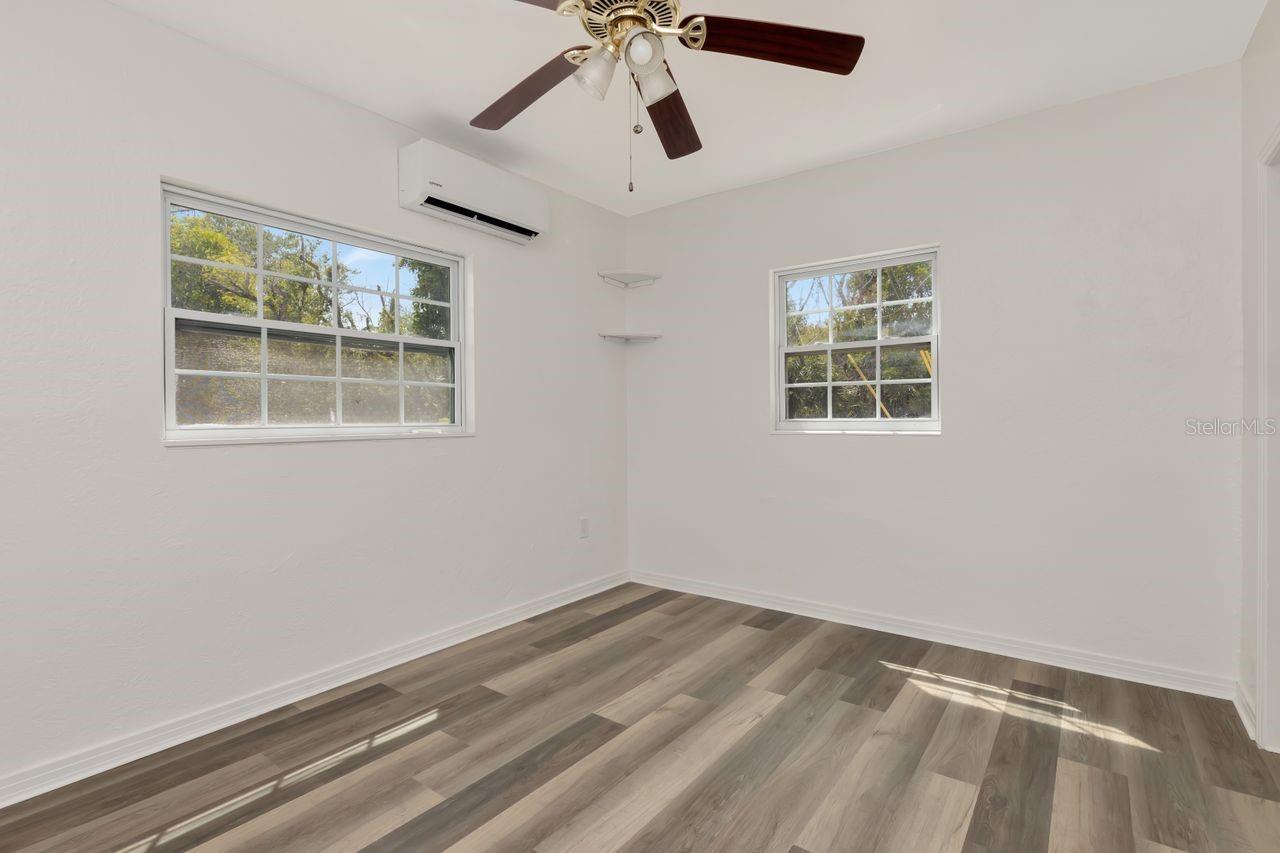 Guest bedroom 1