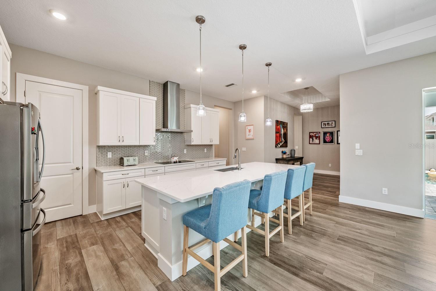 P4938607