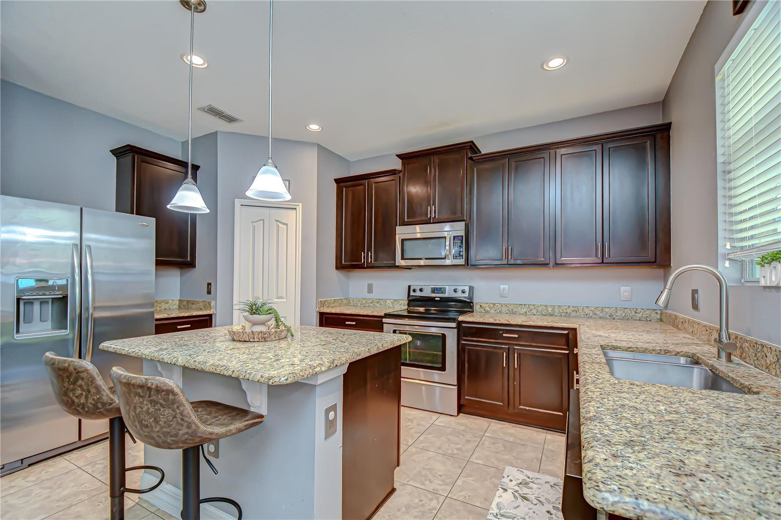 TB8504030