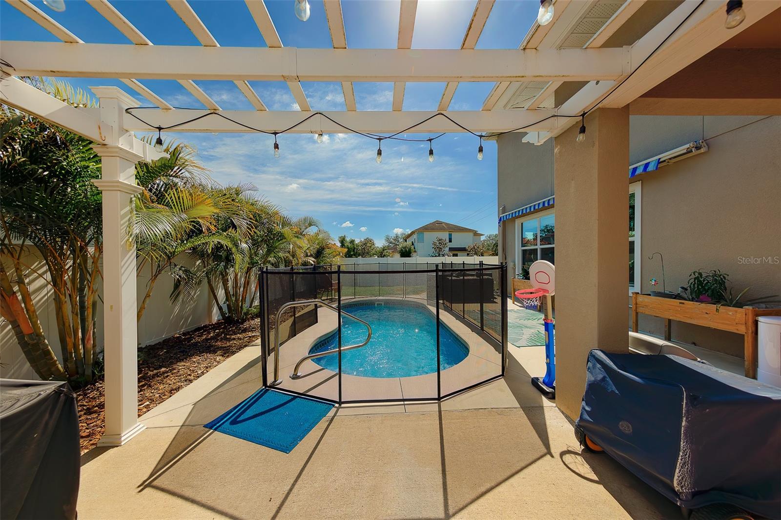 Pool safety fence