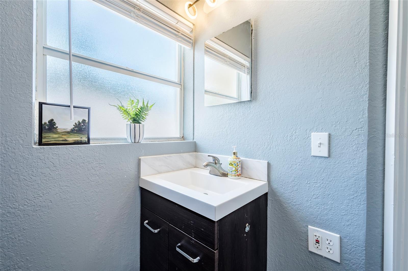 Primary bedroom onsuite bathroom