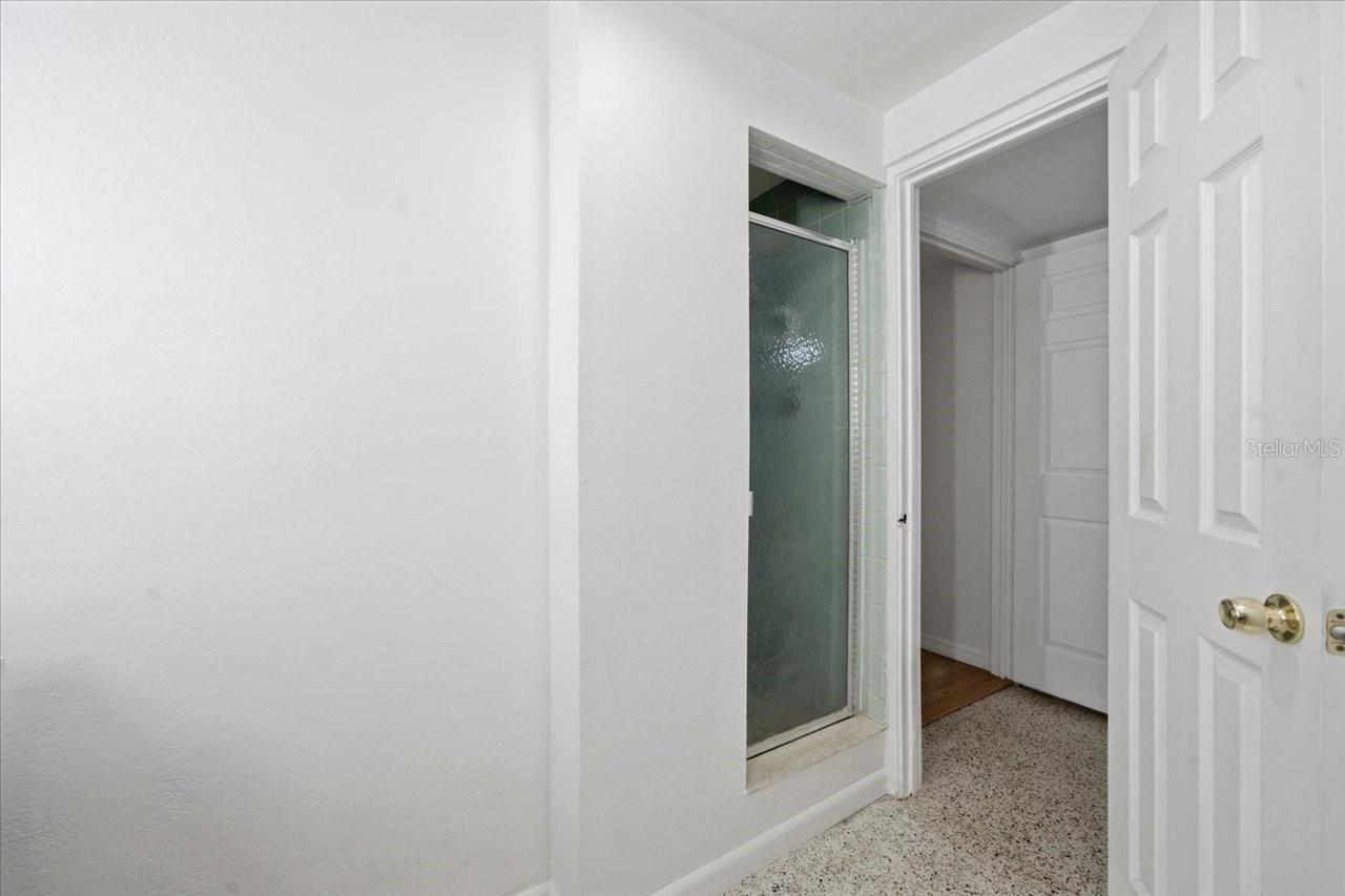 Primary shower