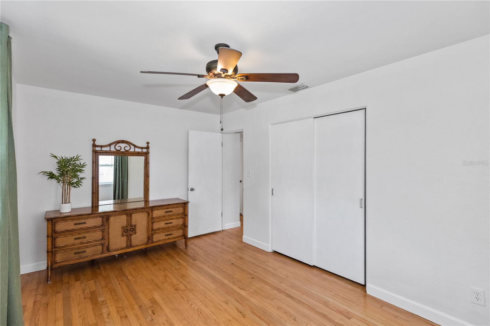 Ceiling fans throughout