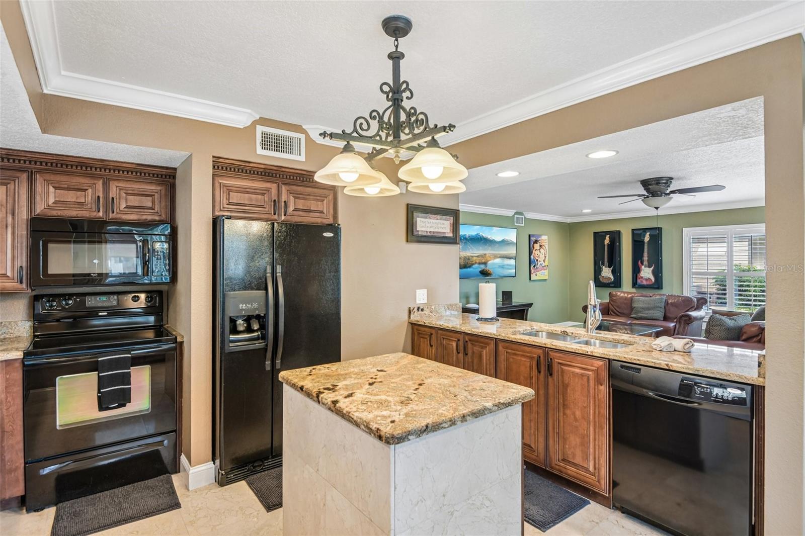 FIRST FLOOR KITCHEN