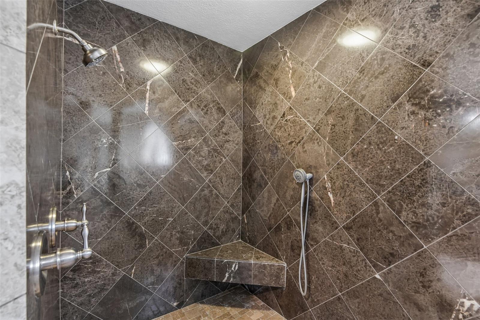 MASTERSHOWER