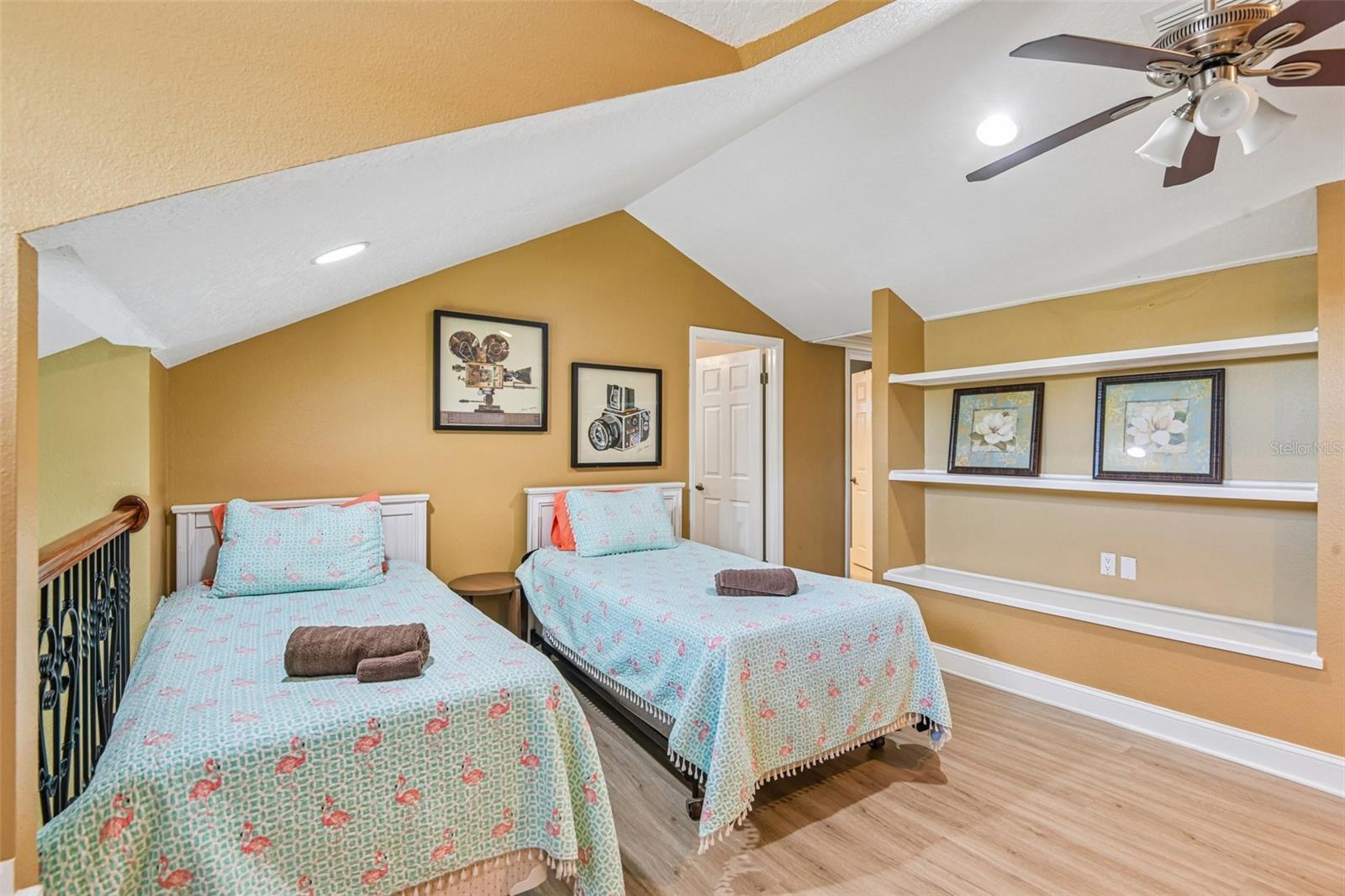 OVERFLOW GUESTS LOFT
