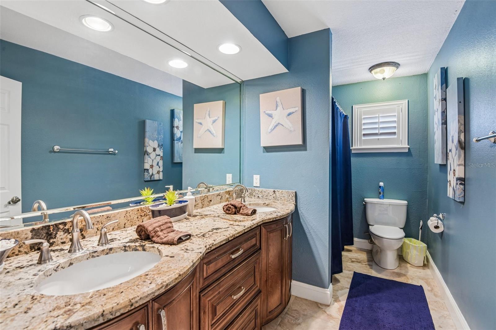 THIRD FLOOR JACK AND JILL BATH