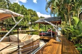 ELECTRIC DAVITS TO KEEP YOUR BOAT OUT OF THE WATER