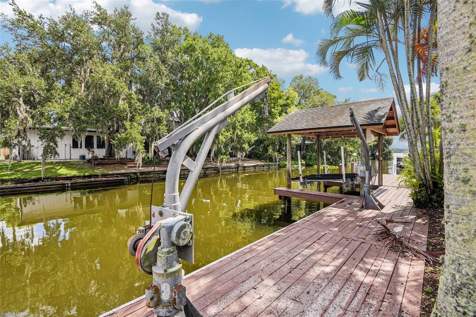 ELECTRIC DAVITS- OOPS HEAVY RAIN THE NIGHT BEFORE PHOTOS SAND AND PALM FRAWN ON THE BEAUTIFUL DOCK AREA