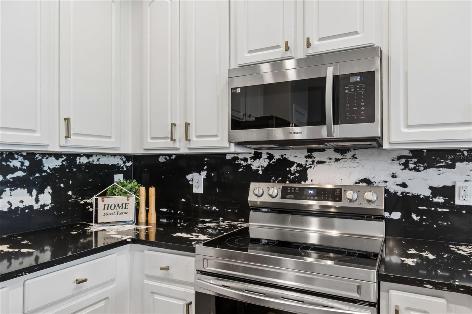 Newly updated kitchen.