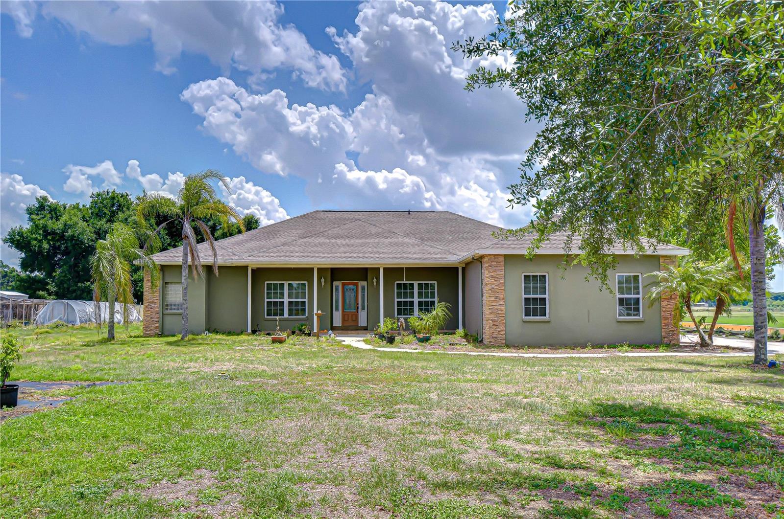 Over an acre of peaceful country living