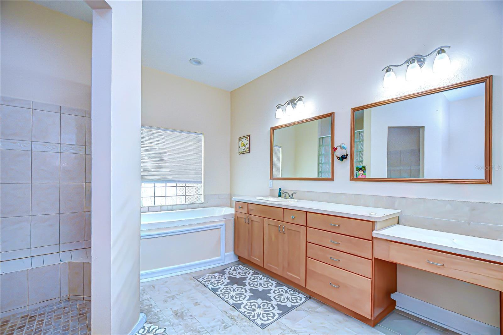 En-suite with jetted tub & separate walk-in shower