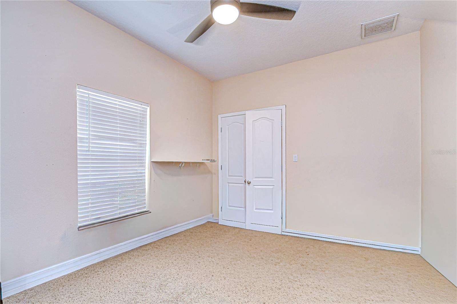 Split layout keeps everyone comfortable & private