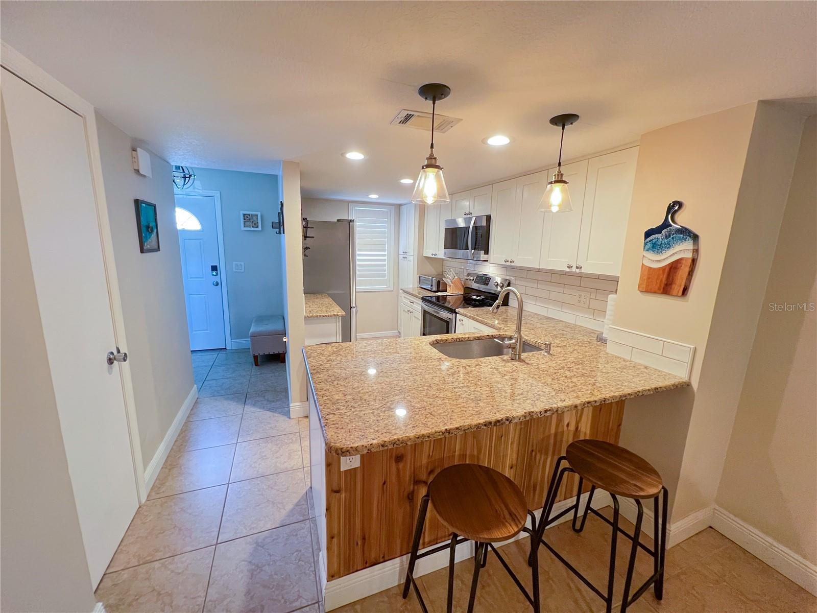 Kitchen/Breakfast Bar