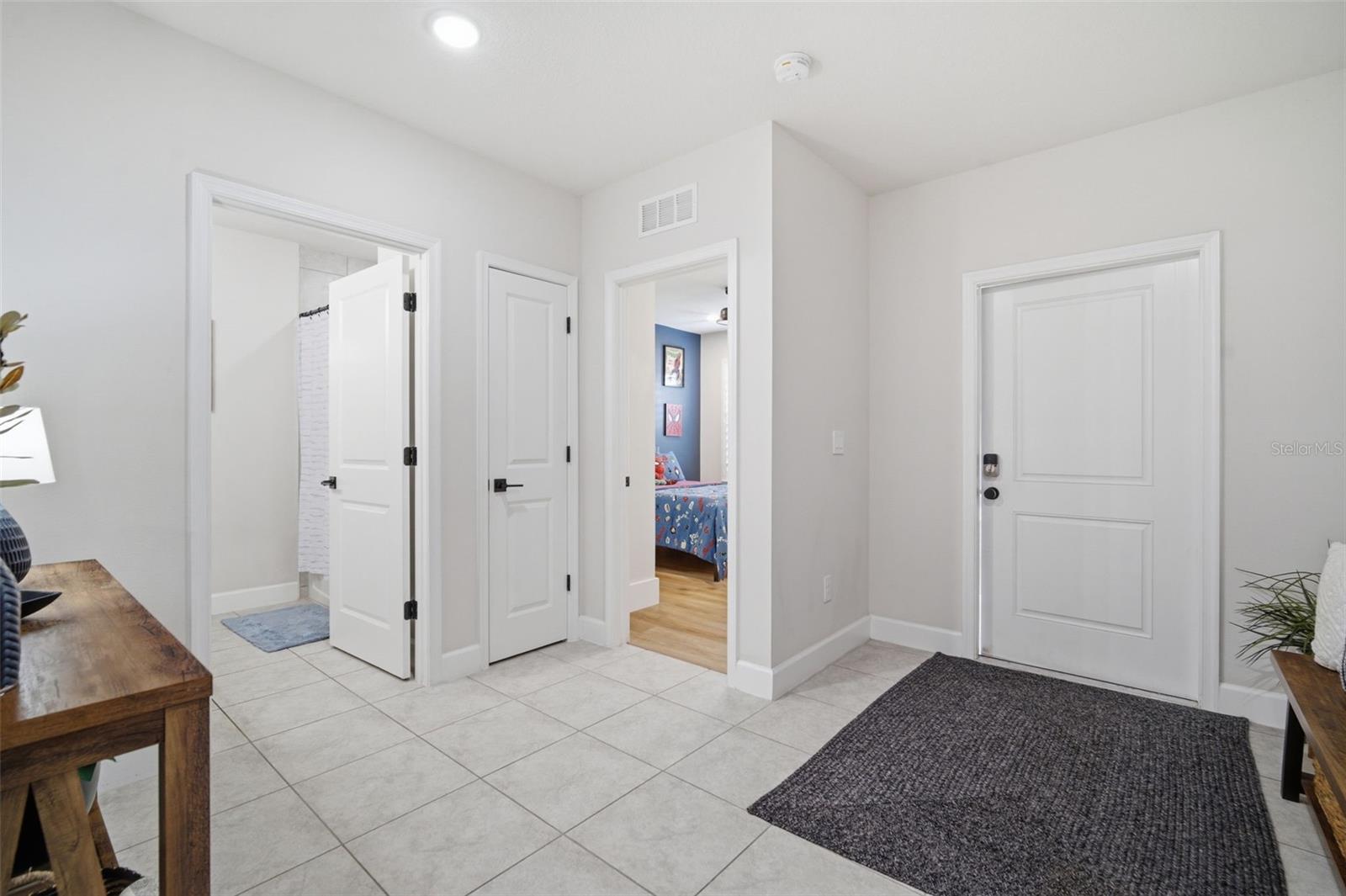 Front door/foyer