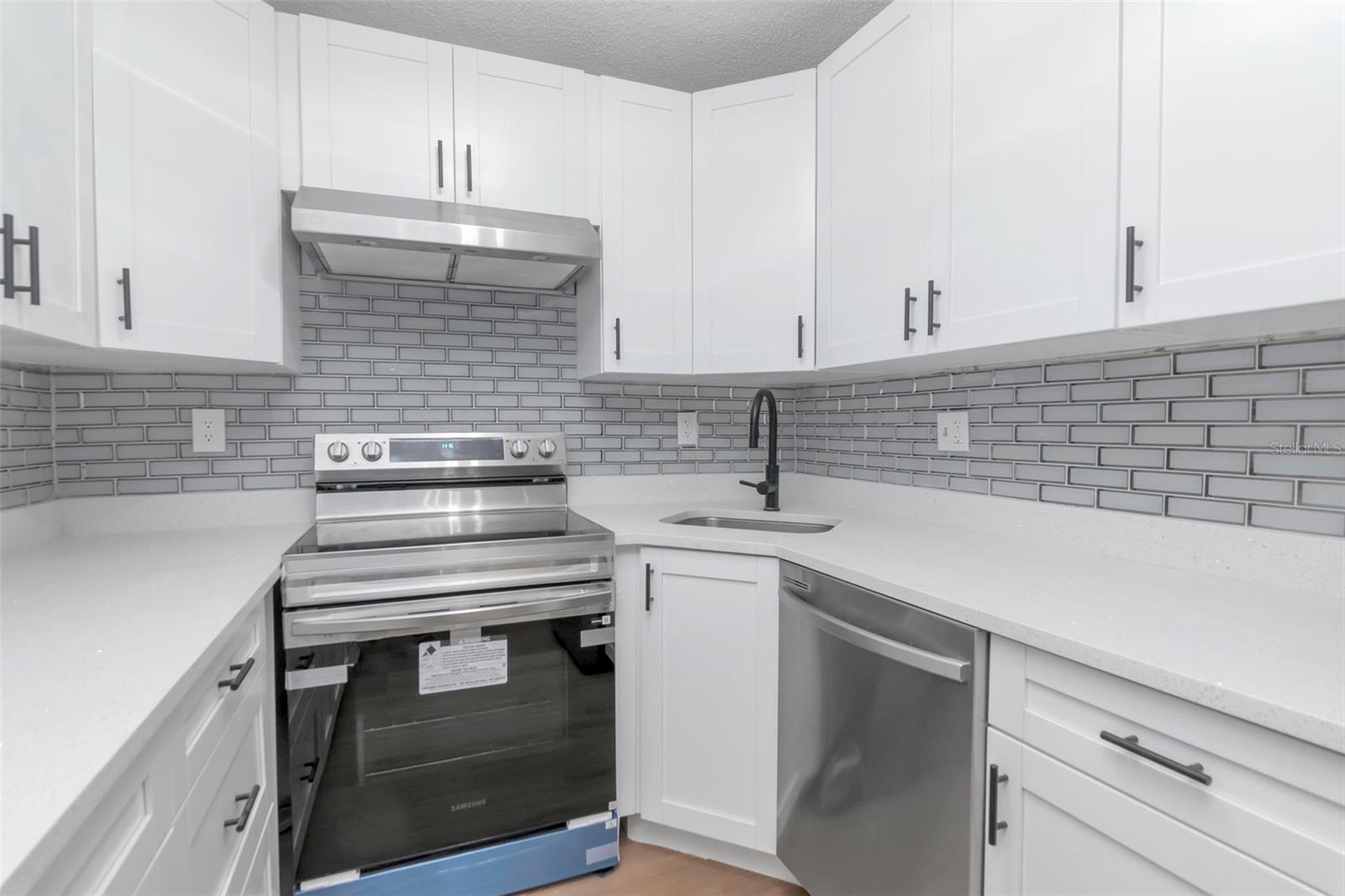 Gorgeous Kitchen with Upgraded Finishes Throughout