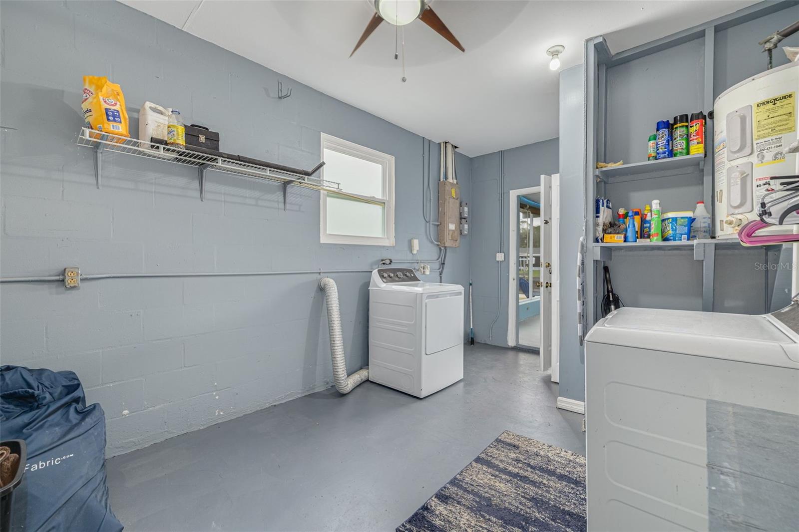 laundry room from back lanai access
