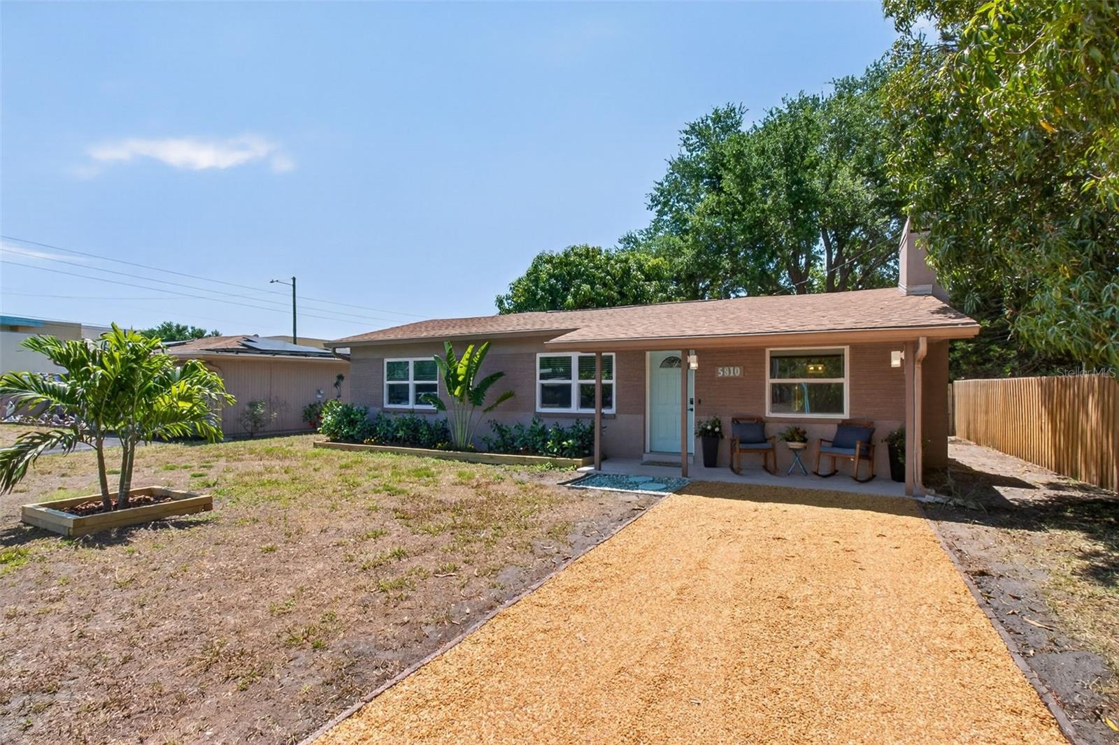TB8504284