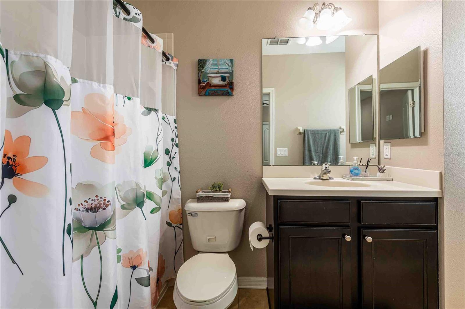 Shower/tub in 4th bedroom.