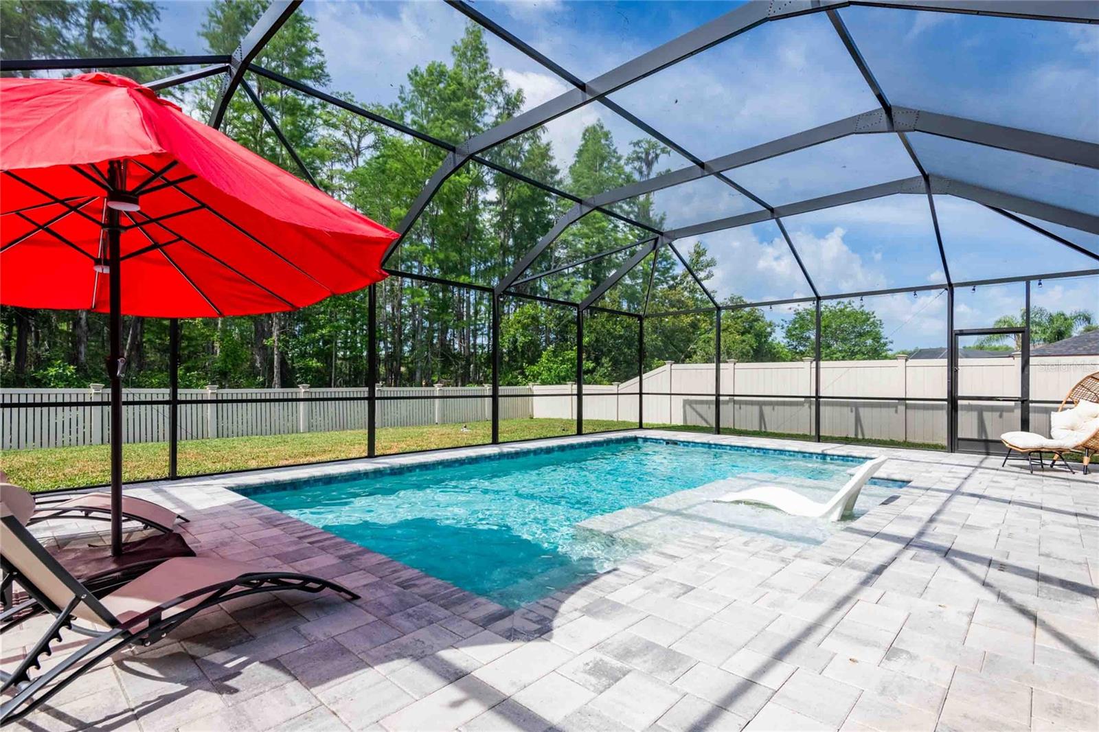 Another view of the pool and the shelf.