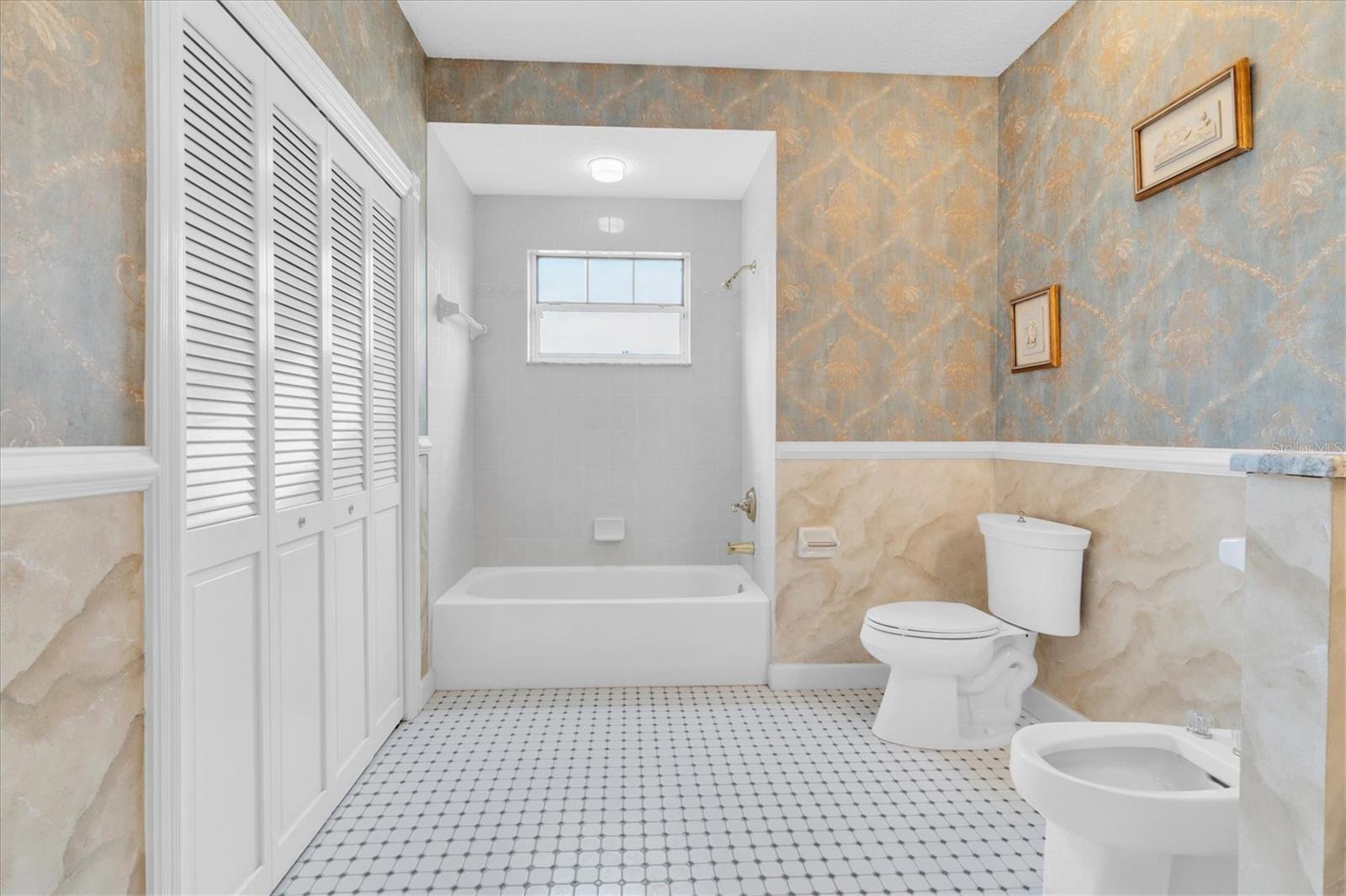 2nd bathroom upstairs