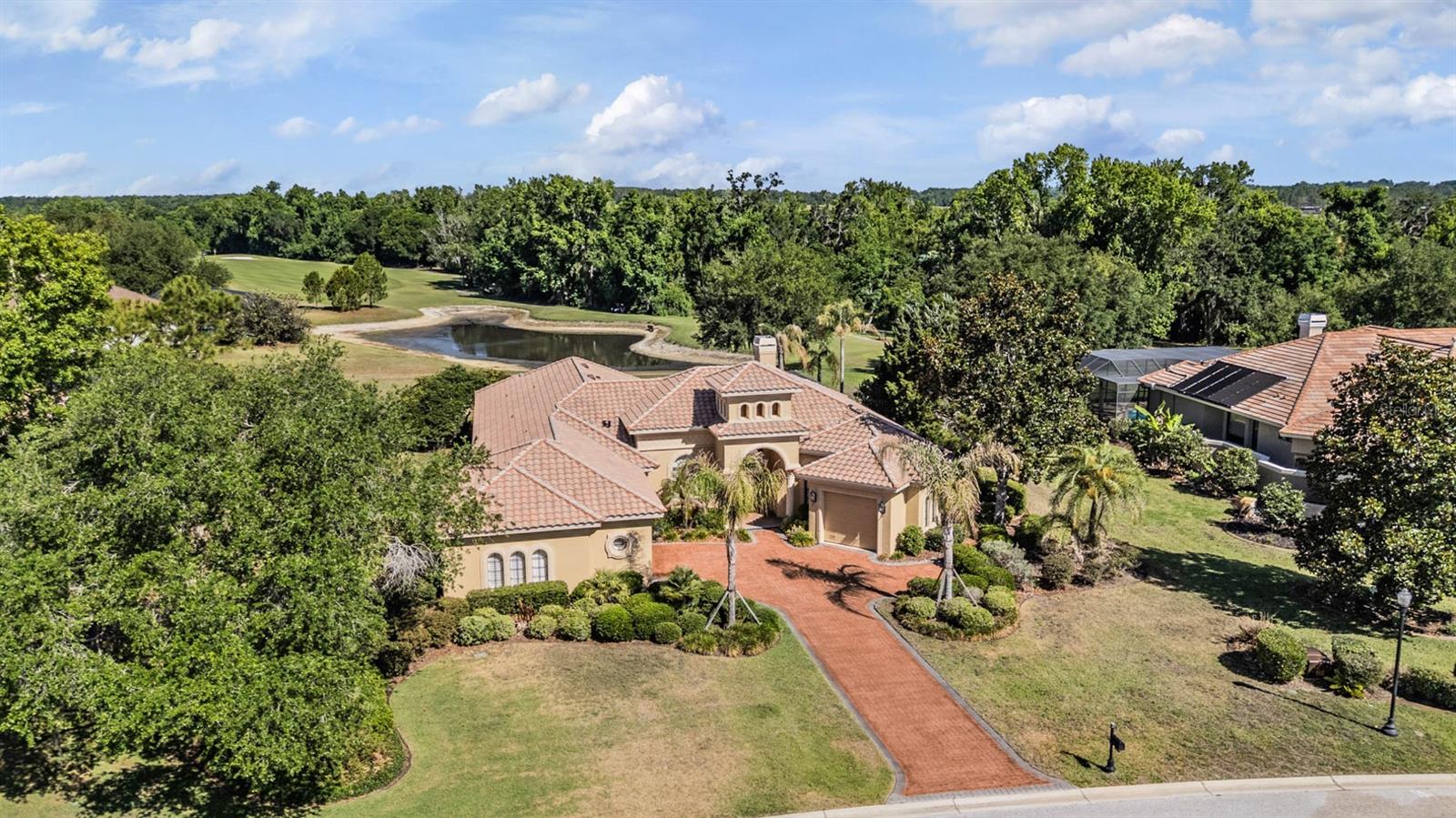 Premium lot with no home in sight!