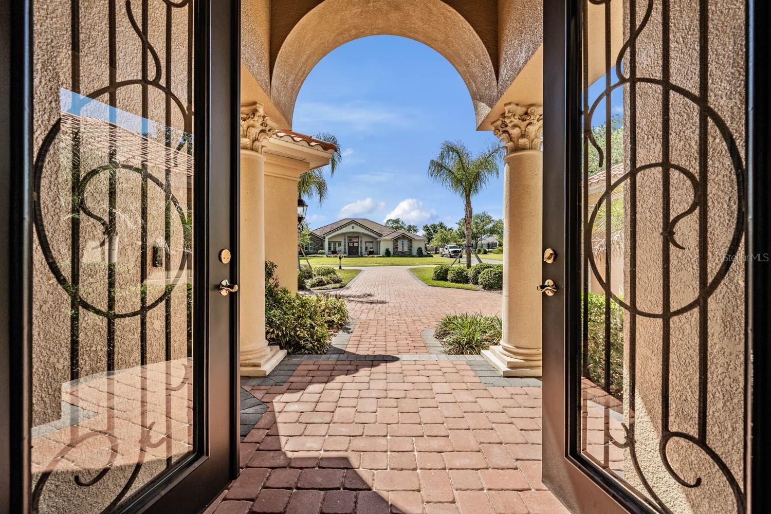 Stunning entry