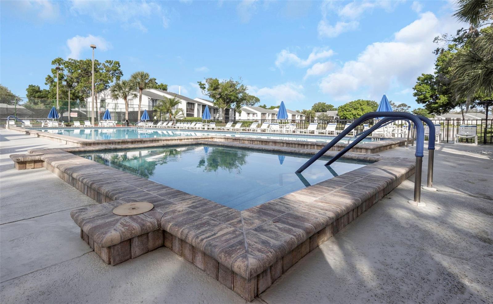 TB8504413