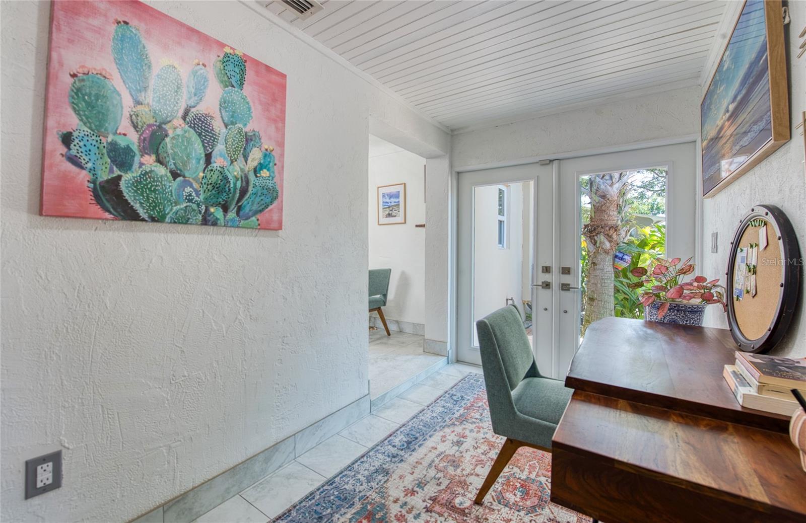 CASA BAJA: Study/Den