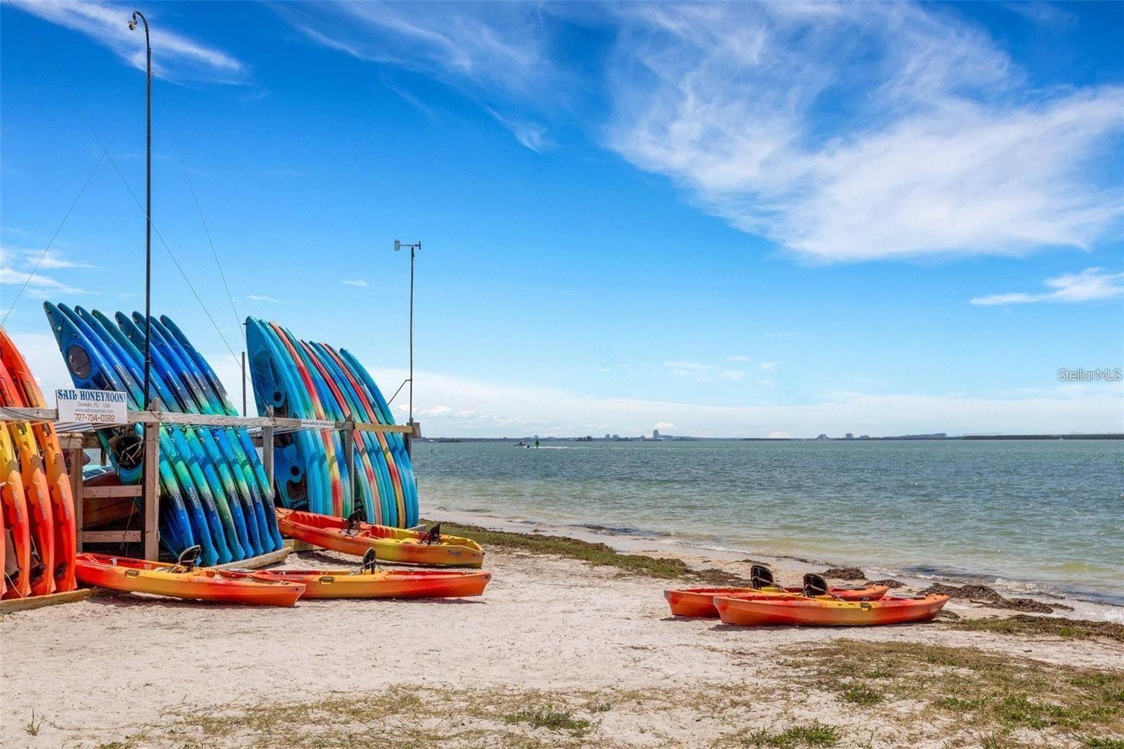 Paddleboard & kayak rentals to enjoy the day at Caladesi Island~