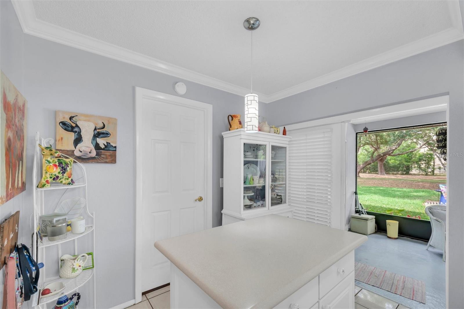 ISLAND IN KITCHEN