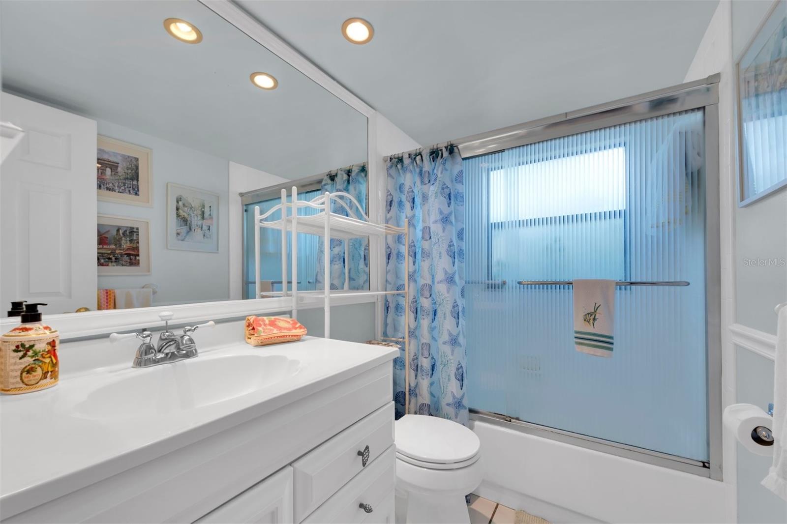 2ND BATH WITH TUB/SHOWER