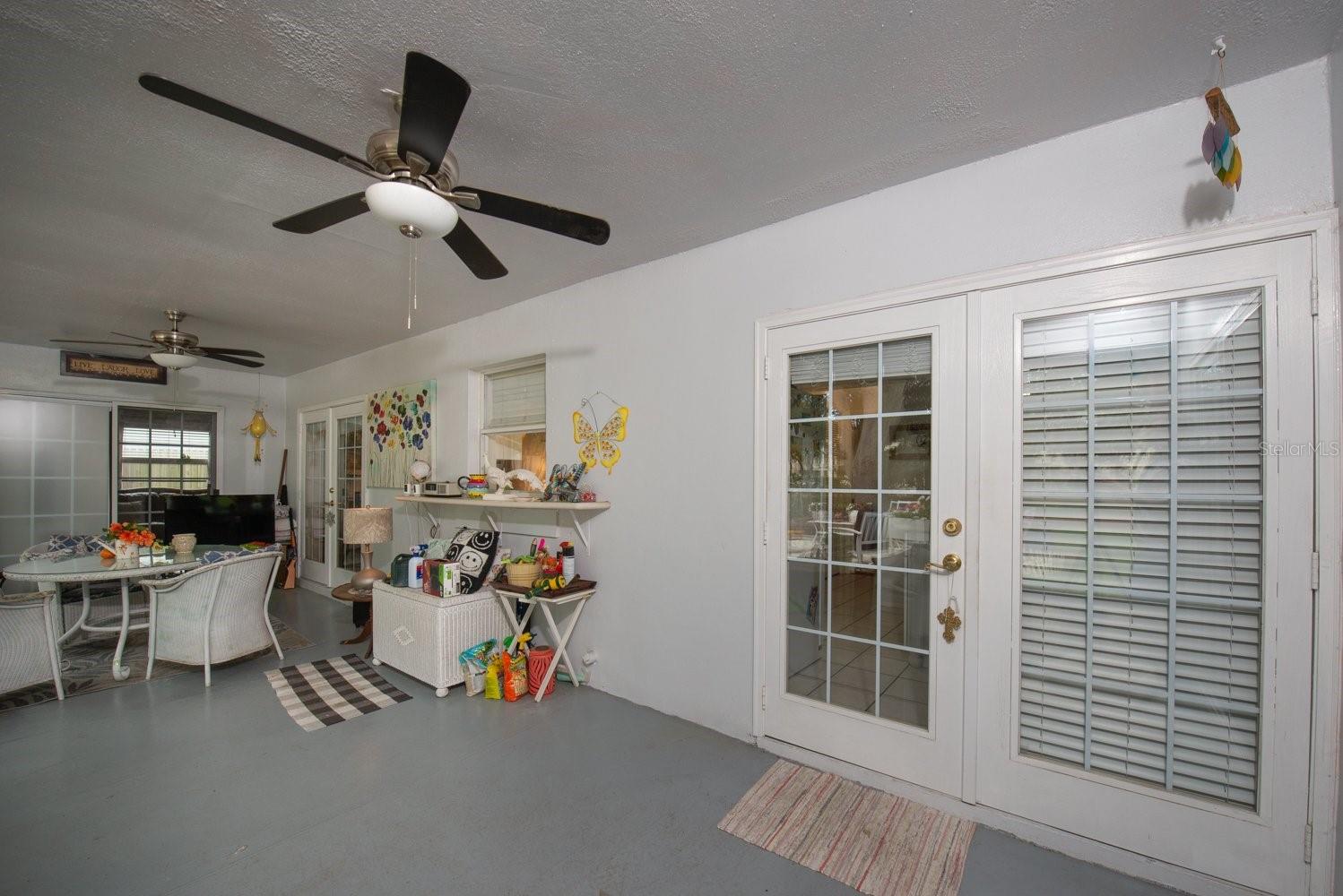 SCREENED LANAI WITH 2 CEILING FANS WITH LIGHTS