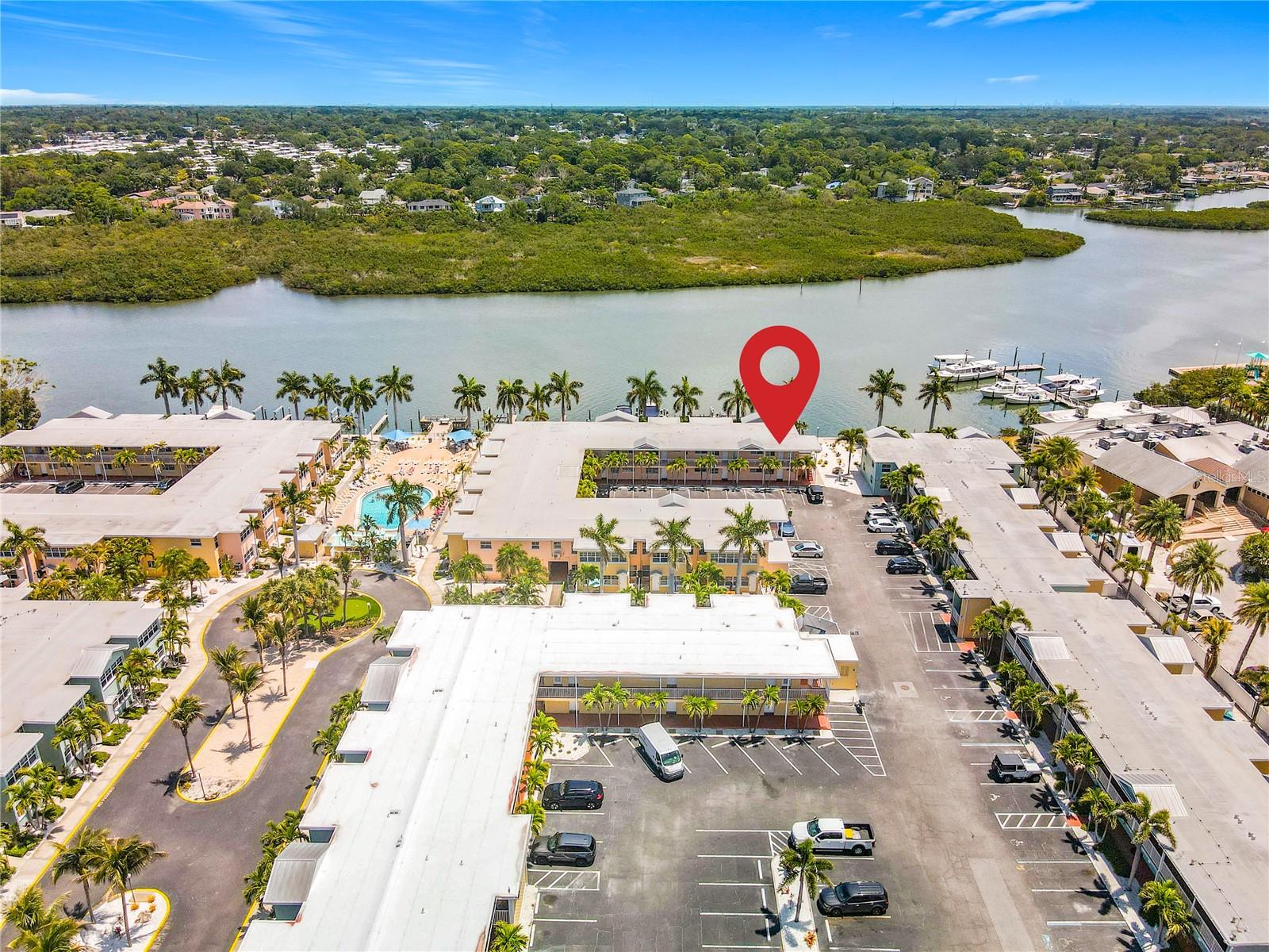 The red arrow shows the location of this condo.  For the locals, Barefoot Beach is located right next to the Salt Rock Grill, which is a favorite restaurant here.
