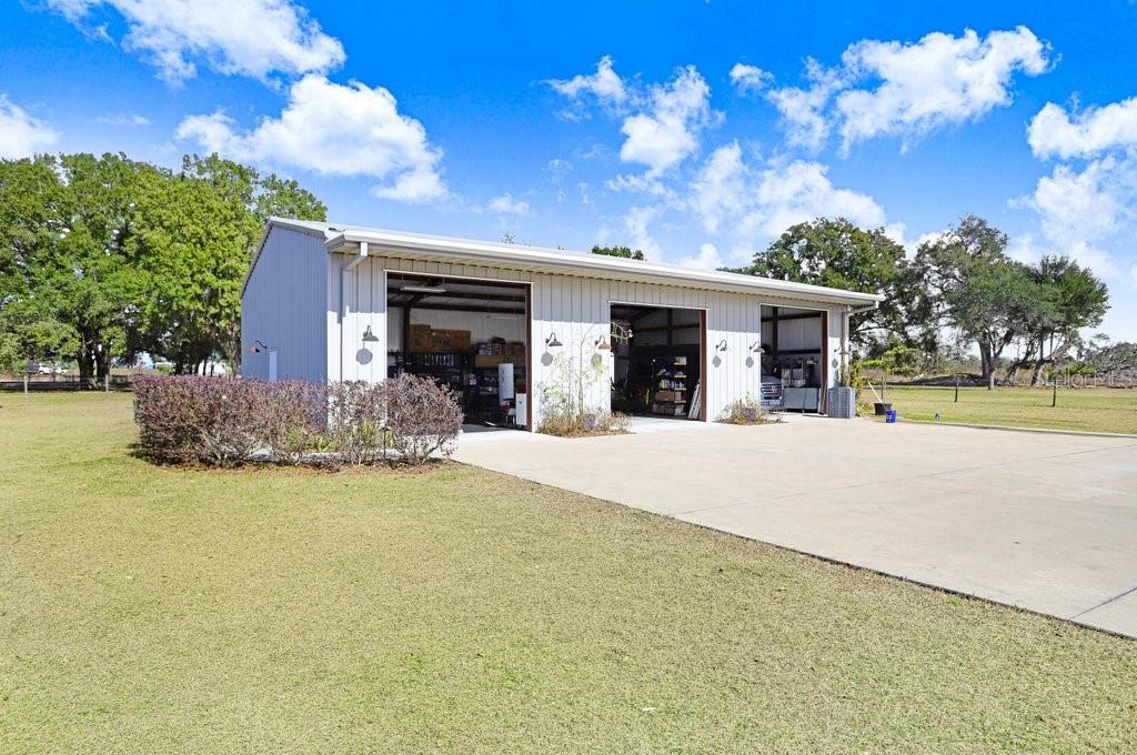 40x60 garage with 5 roll up doors