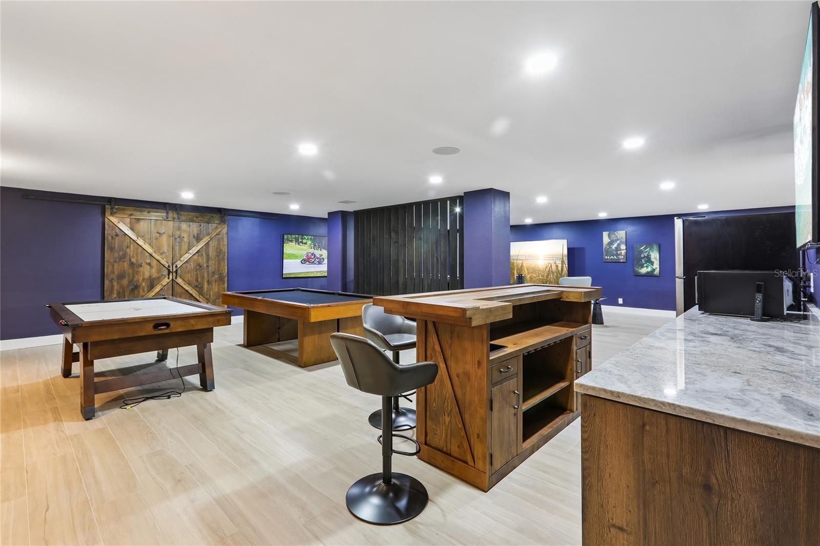 Dry Bar