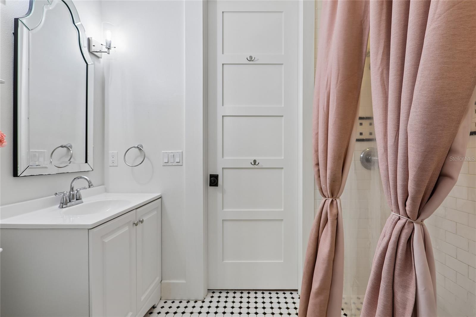 Bedroom 2 Ensuite Bath