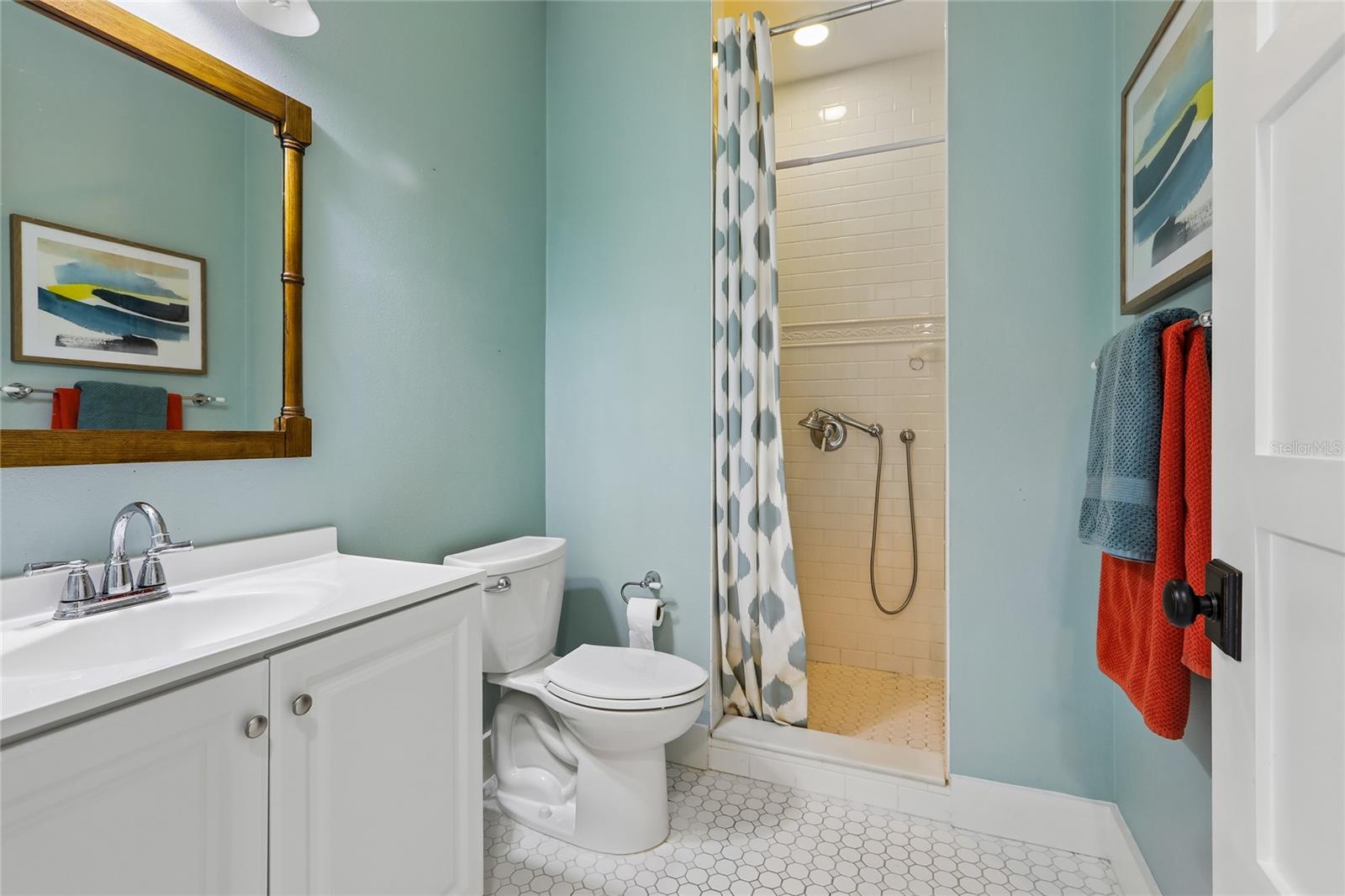 Bedroom 3 Ensuite Bath