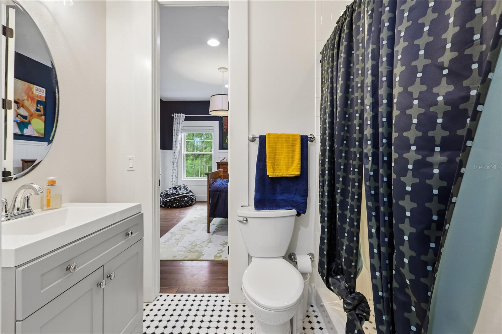 Bedroom 5 Ensuite Bath