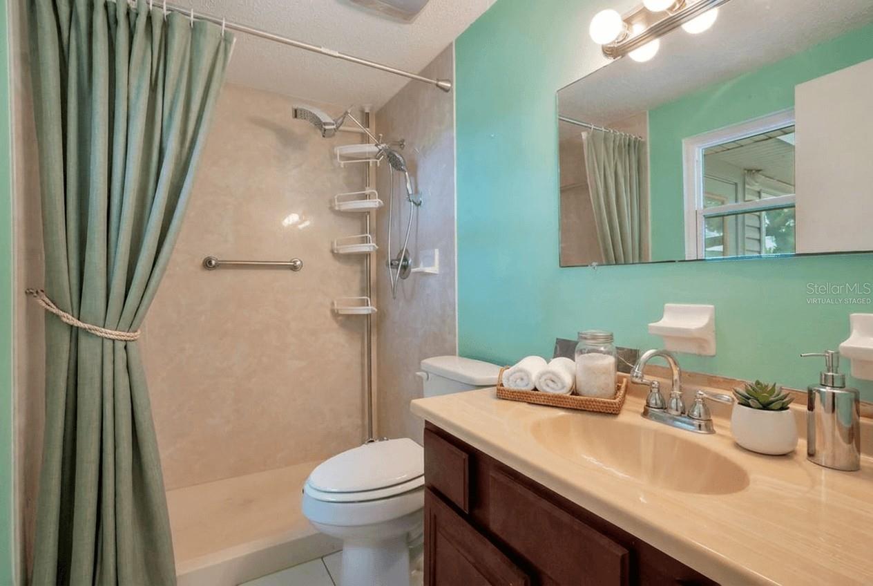 Primary Bathroom (Virtually Staged)