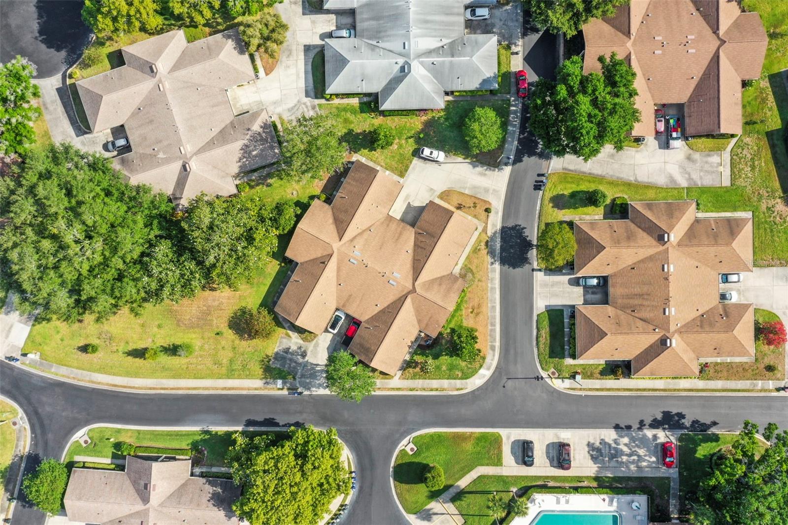 400 Stirling Terrace Dunedin located across from the pool