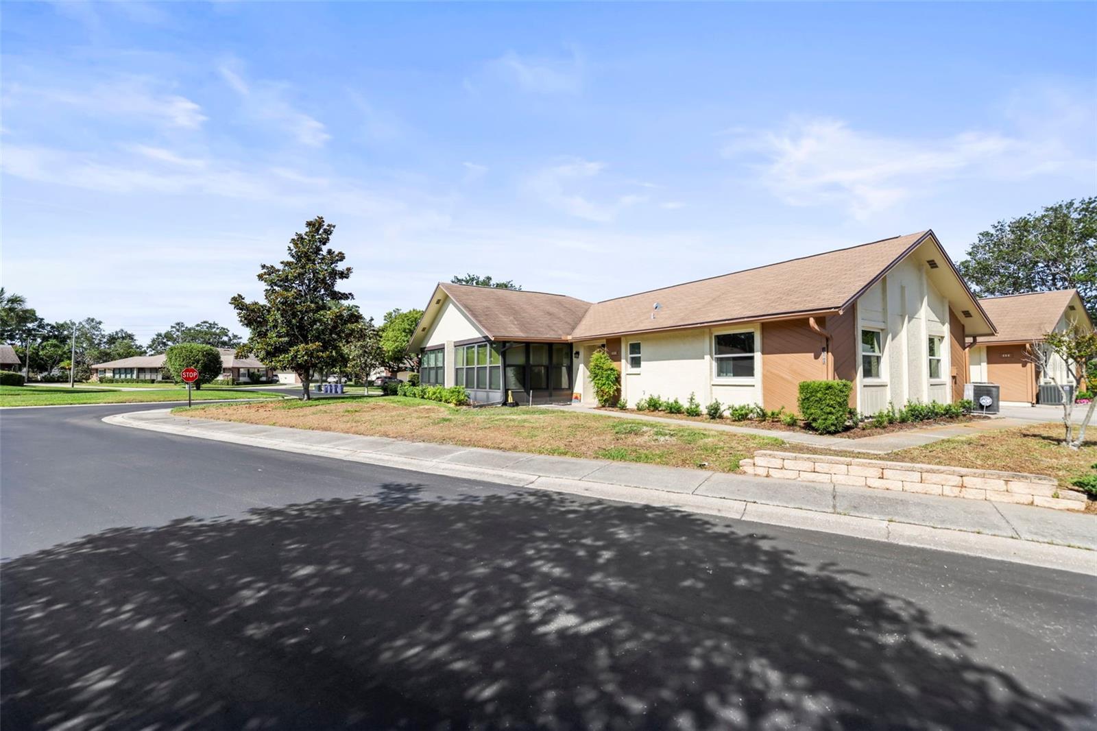 400 Stirling Terrace Dunedin 2 bed 2 bath with garage and driveway